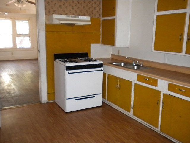 2nd image of 804 N Jecker St
