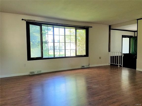 5th image of 5377 Vineyard Dr