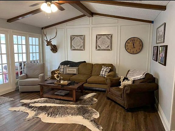 4th image of 1008 Dogwood Ave