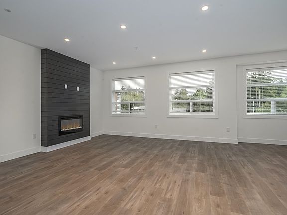 2nd image of 32970 Tunbridge Ave #2