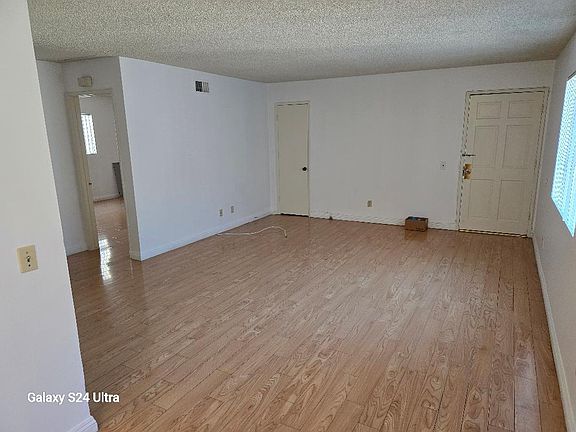 4th image of 115 S Walnut Grove Ave #D
