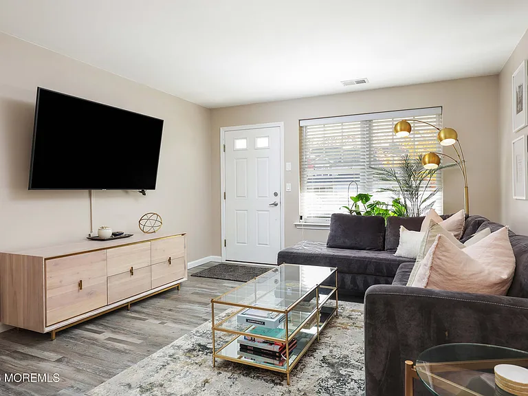 207 Harvest Way — Photo 8