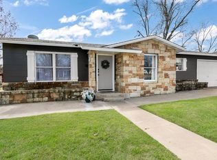 333 W Burbank St, Fredericksburg, TX 78624