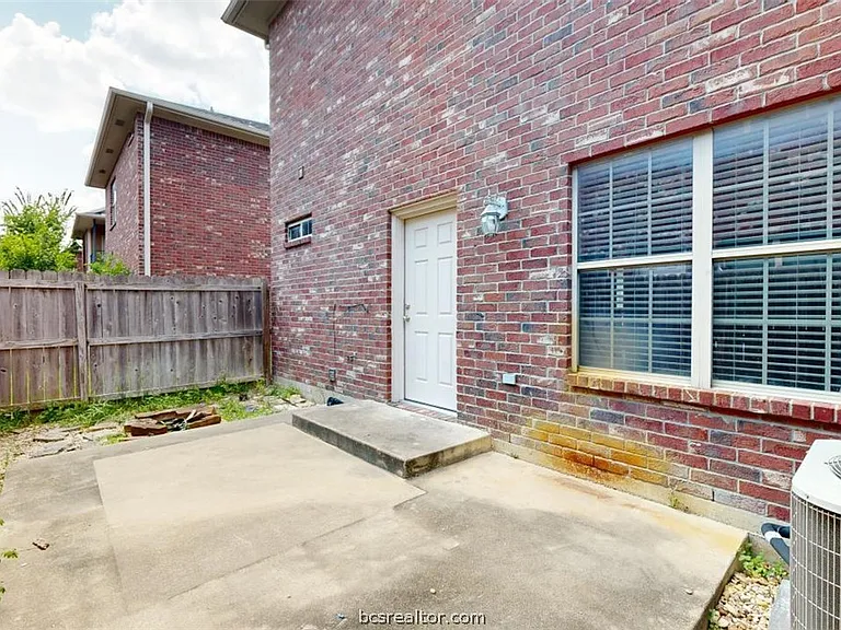 211 Forest Dr #C — Photo 36
