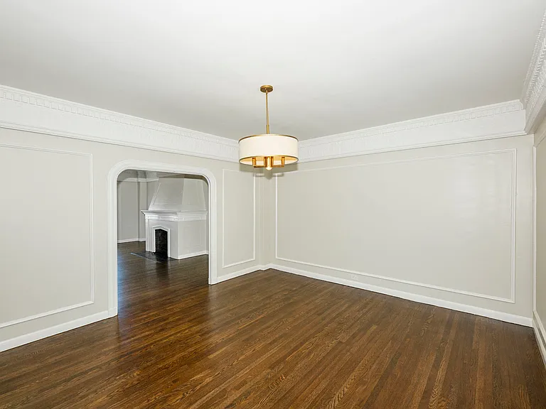 2275 Broadway — Photo 20