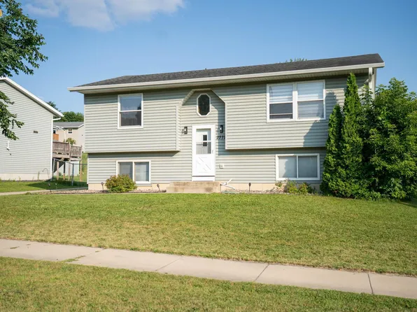 2772 Rose Dr SE, Rochester, MN 55904