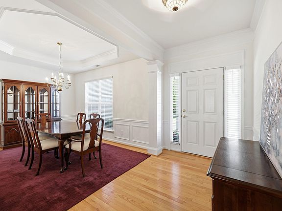 5th image of 7712 Cloudview Ln