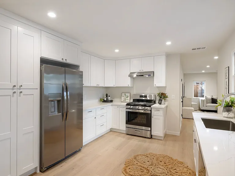 564 Orange Ave — Photo 8