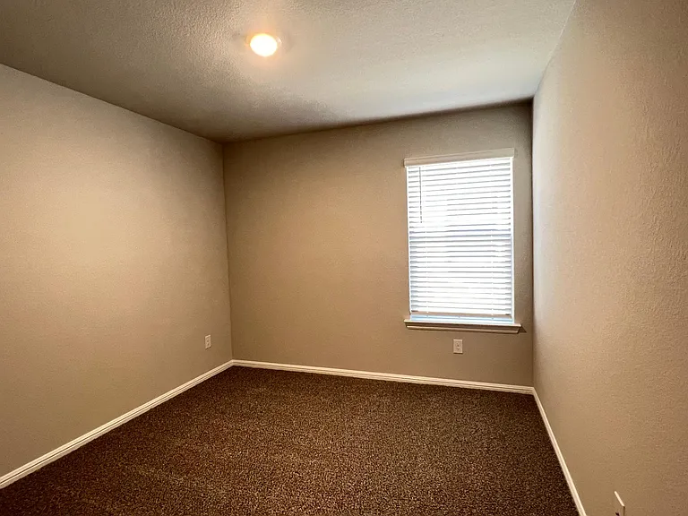 1416 Dillard Creek Dr — Photo 17