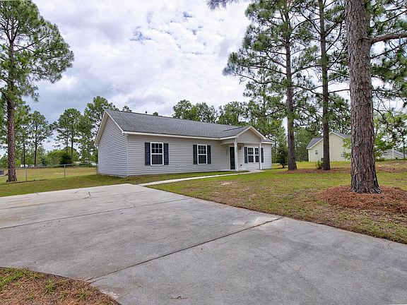 4th image of 134 Charm Hill Rd