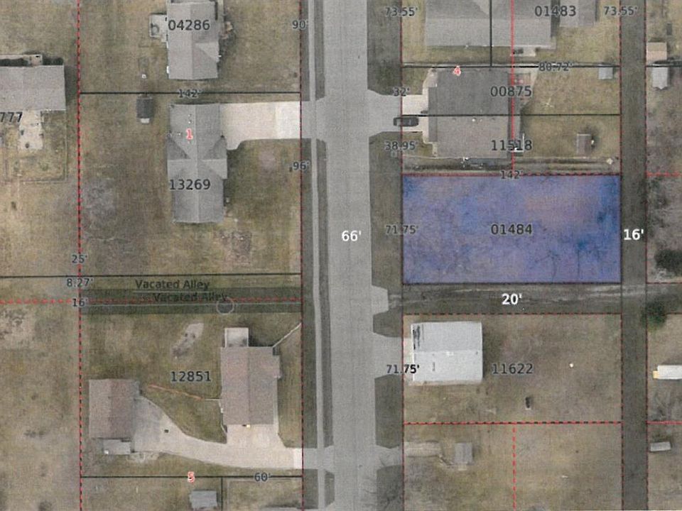 1st image of 215 Lake St