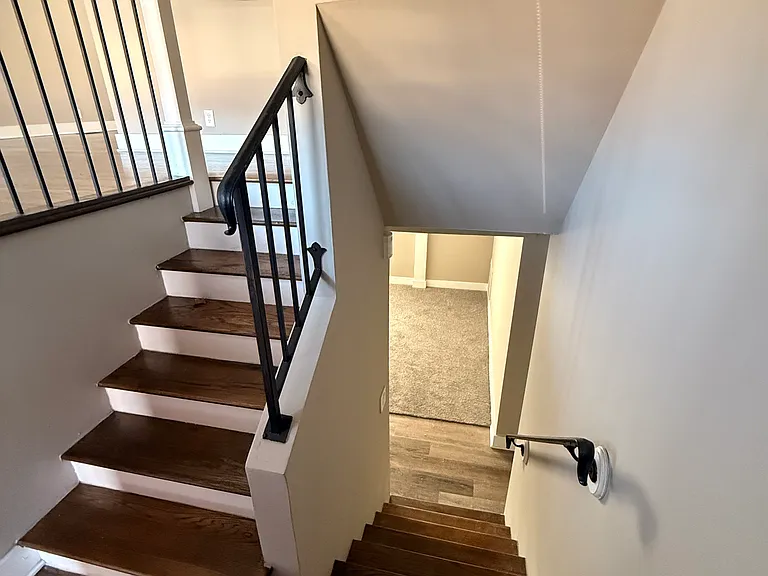 237 Eisenhower Dr — Photo 16