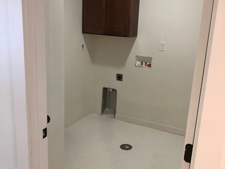 111 W Helena Ave — Photo 12