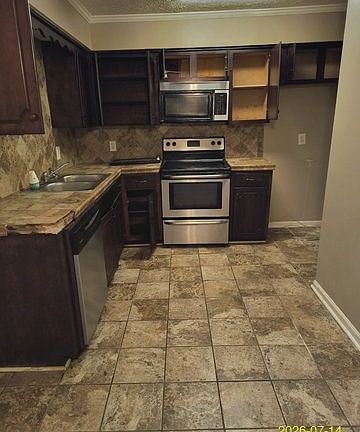 5th image of 622 Asa Dr