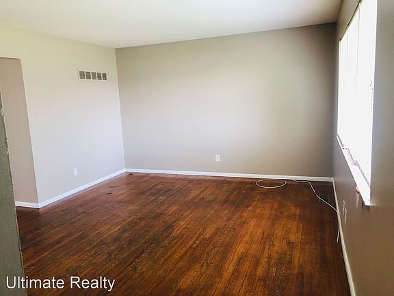 4th image of 9414-9416 Stansberry Ave Unit 9414