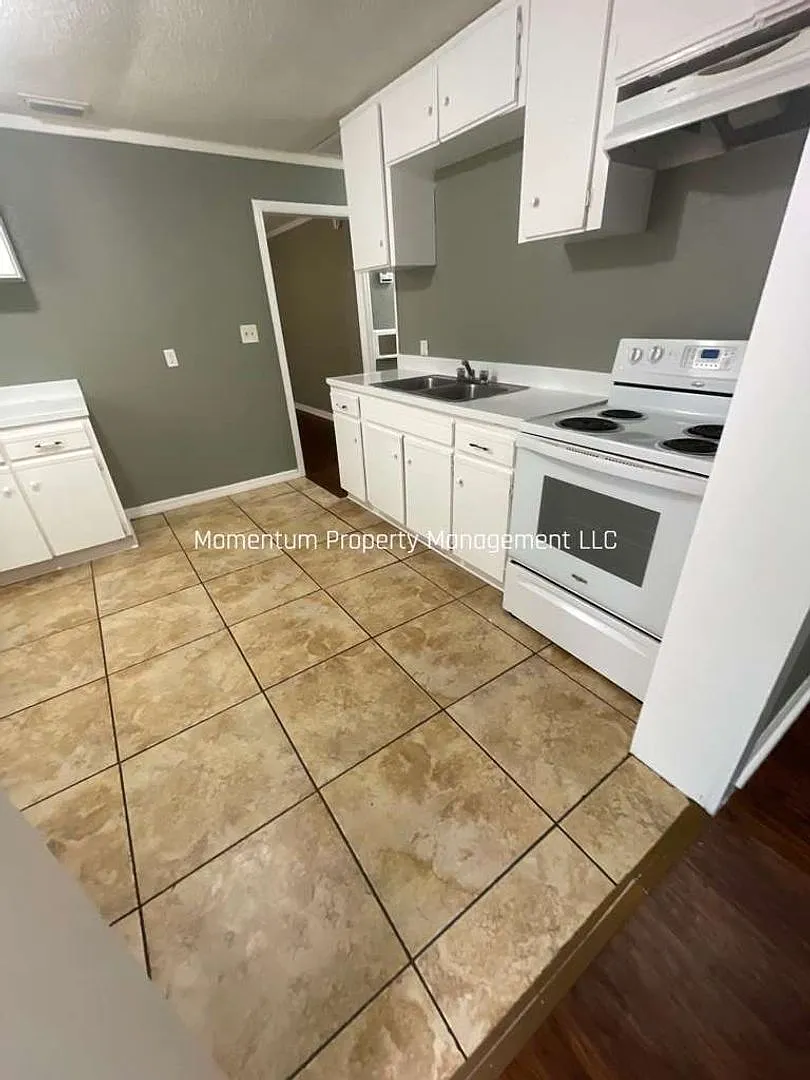 1124 N Brunnell Pkwy Lakeland, FL 33805 — Photo 1
