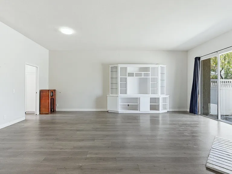 24409 Hillsdale Ave #9 — Photo 6