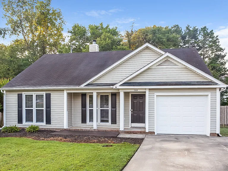 1309 Southwind Ct SW — Photo 4