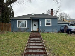 9261 SE Alder St, Portland, OR 97216