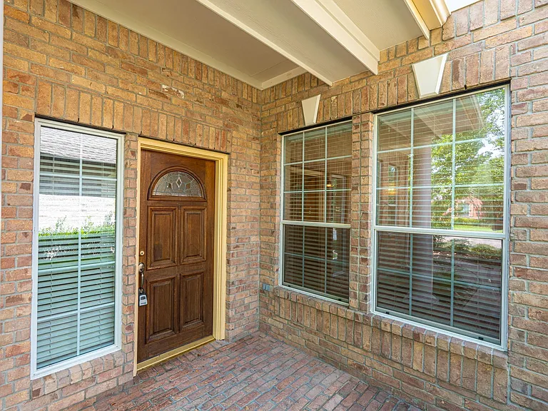 138 Zephyr Bend Pl — Photo 9