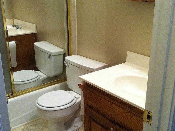 2nd floor bathroom