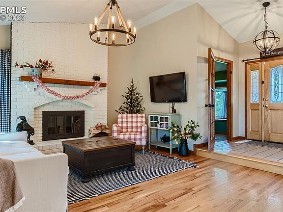 3rd image of 225 Palm Springs Dr