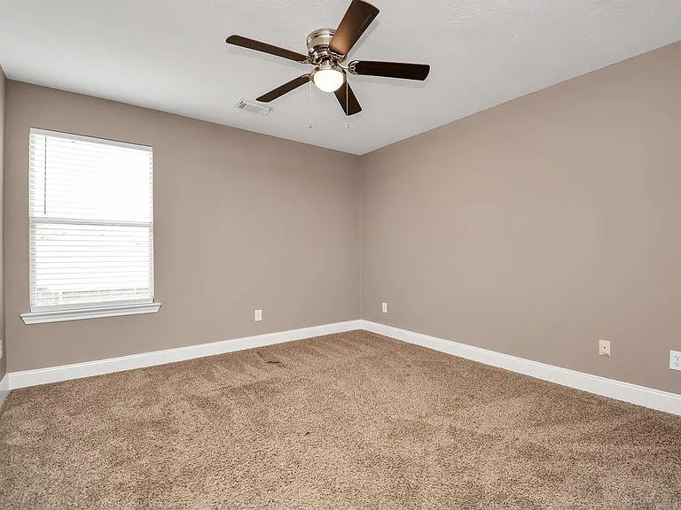 1914 Lenora Ct — Photo 35