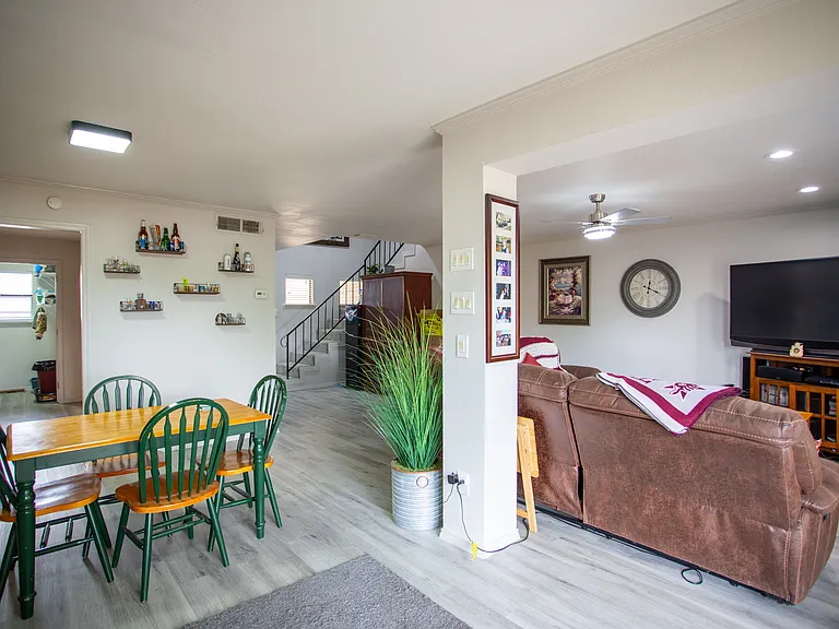 207 E Harwood Rd #38 — Photo 10