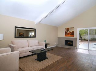 19716 Strathern St, Winnetka, CA 91306