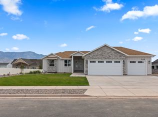 949 W Torrey Pines Dr, Richfield, UT 84701