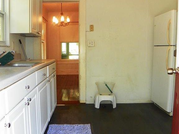 4th image of 53 Highland Ave