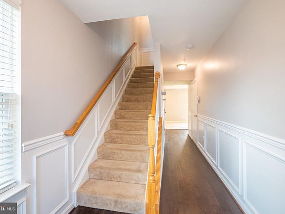 4th image of 7652 Town View Dr