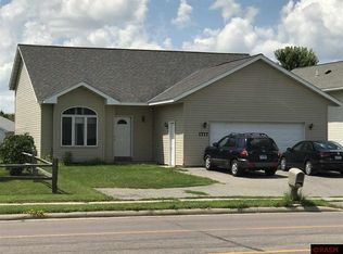 1717 Bassett Dr, Mankato, MN 56001