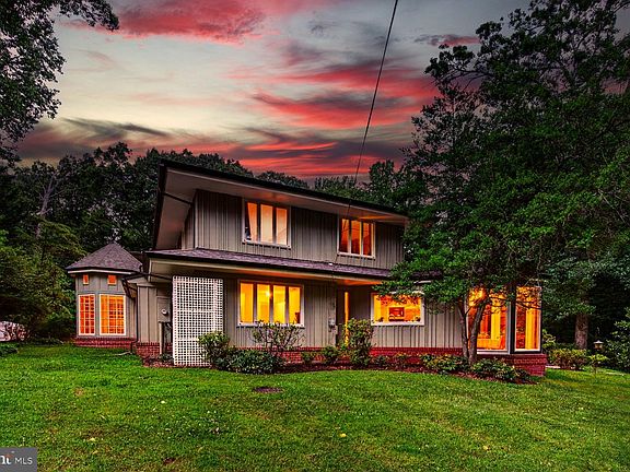2nd image of 1118 Orchard Way