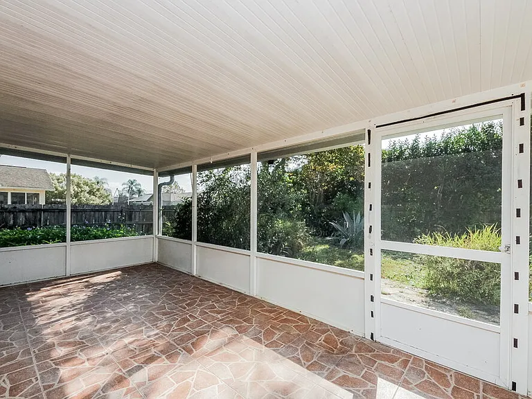 2315 Giselle Ct — Photo 10