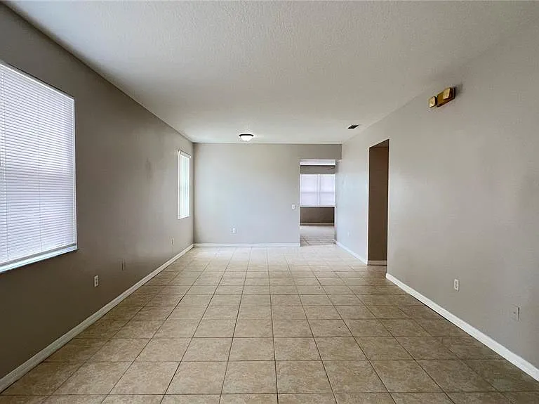 318 Sand Ridge Dr — Photo 5