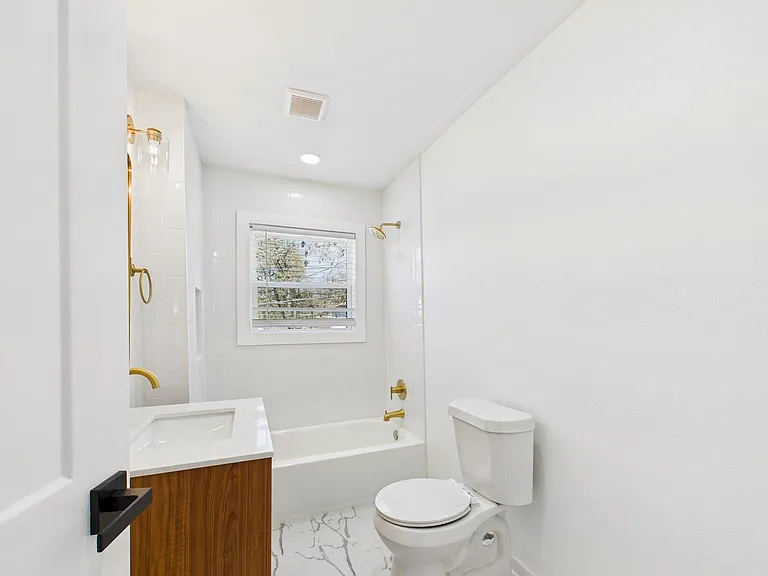 4501 College Main St #4 — Photo 5