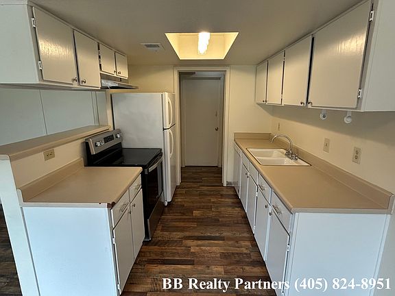 5th image of 2902 S Juniper Ave