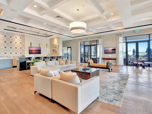 3301 W 94th Ter, Hialeah, FL 33018