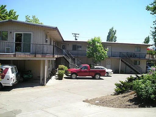 410 Lori Ln APT 04 photo 1