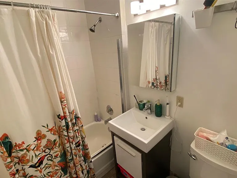1834 Pine St #1R — Photo 5