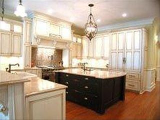 3rd image of 4032 N Hermitage Ave #1