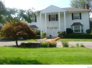 125 Rockledge Rd, Yonkers, NY 10708