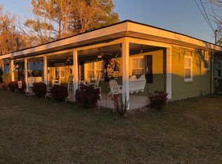 111 Lee St, Elizabethtown, NC 28337