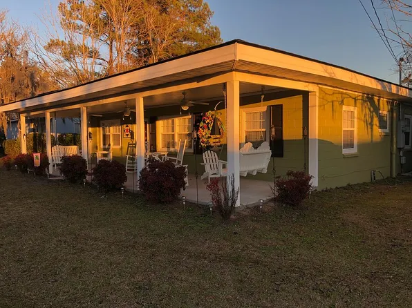 111 Lee St, Elizabethtown, NC 28337