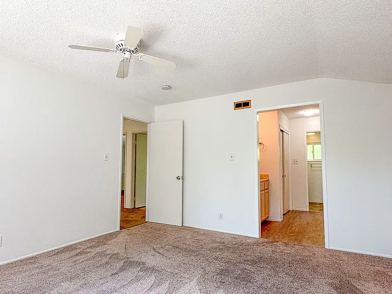 1791 Grace Ave — Photo 8