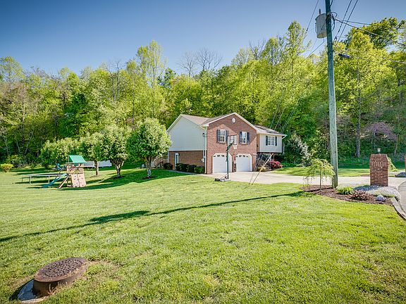 4th image of 417 Creekside Dr