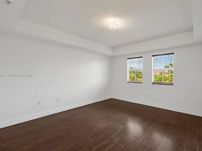 101 Sidonia Ave #404 — Photo 22