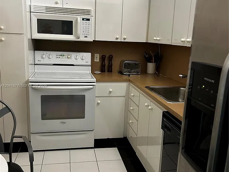 1980 S Ocean Dr #8A — Photo 4