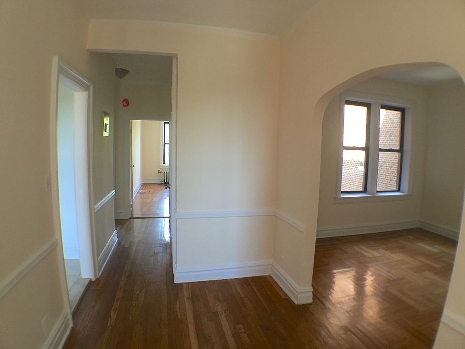 1st image of 921 Washington Ave #4OURA